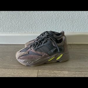 Yeezy Boost 700 “Mauve”